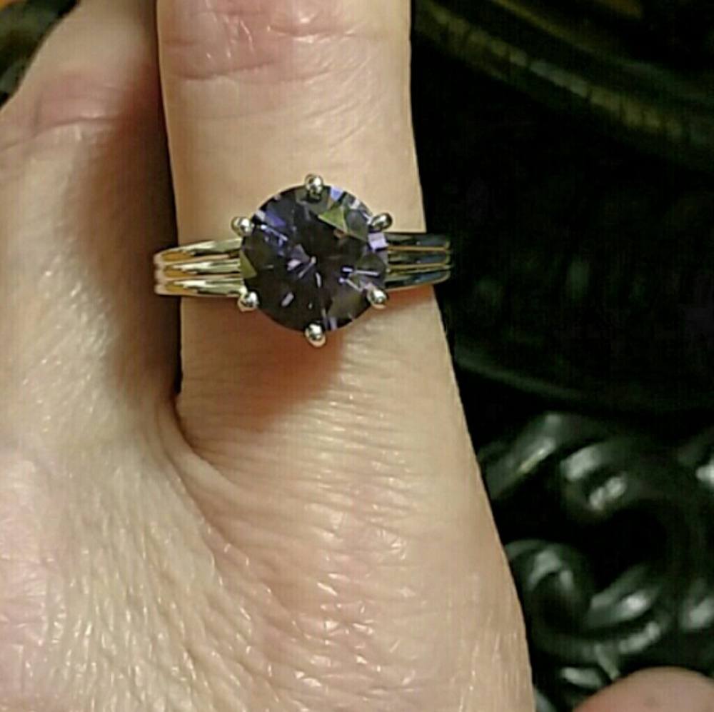 PURPLE MOISSANITE RING - Picture 3 of 8